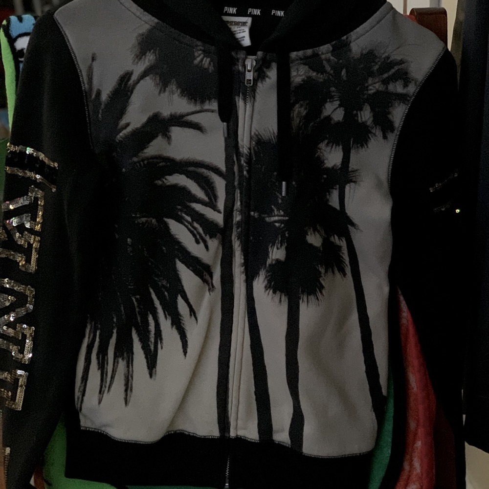 Victoria secret pink hoodie, has been worn 3x